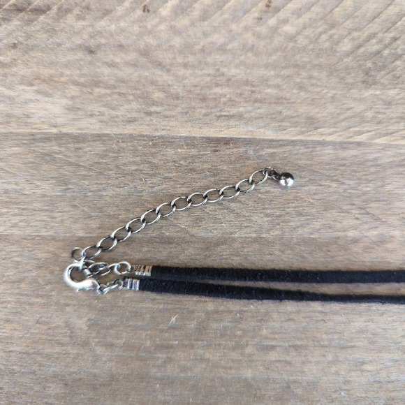 Vtg Silver-toned Flower Choker / Necklace w/ Blue Opalescent Stones / Black Cord - Picture 6 of 9